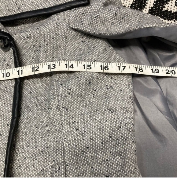 APT 9 Tweed Cape Soft Gray Wool Blend Lined Faux Leather Trim Pockets SM NWT - Picture 13 of 16